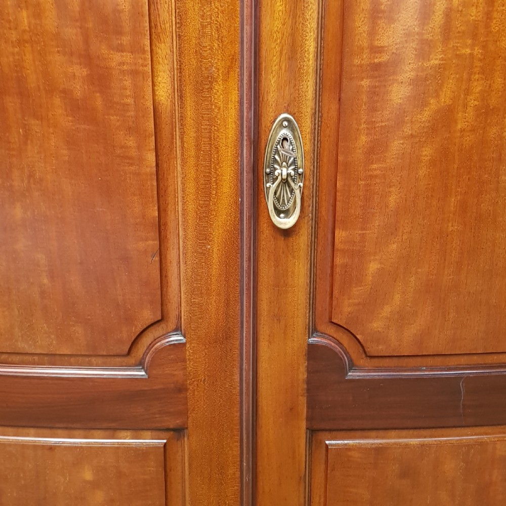 ANTIQUE EDWARDIAN MAHOGANY BOW FRONT DOUBKE WARDROBE C1900 View V