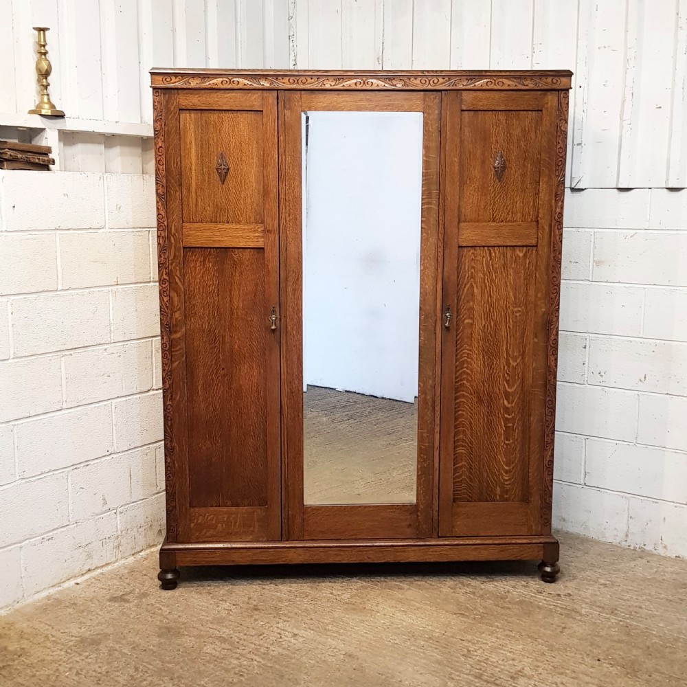 ANTIQUE SMALL OAK TRIPLE WARDROBE C1920 View V