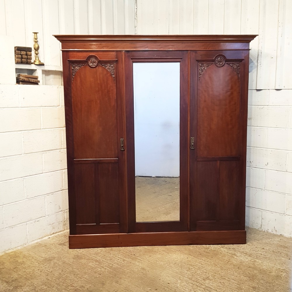 ANTIQUE EDWARDIAN MAHOGANY TRIPLE WARDROBE C1900 View V