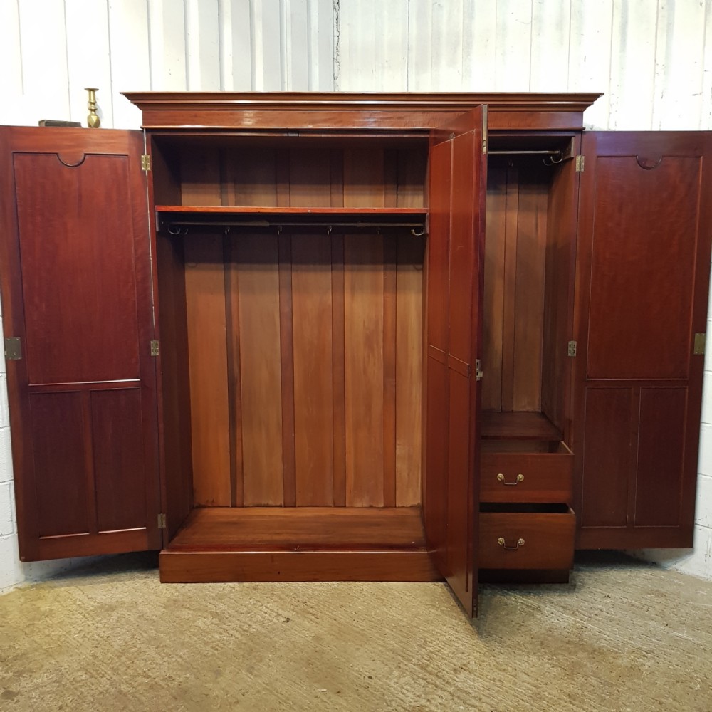 ANTIQUE EDWARDIAN MAHOGANY TRIPLE WARDROBE C1900 View VI