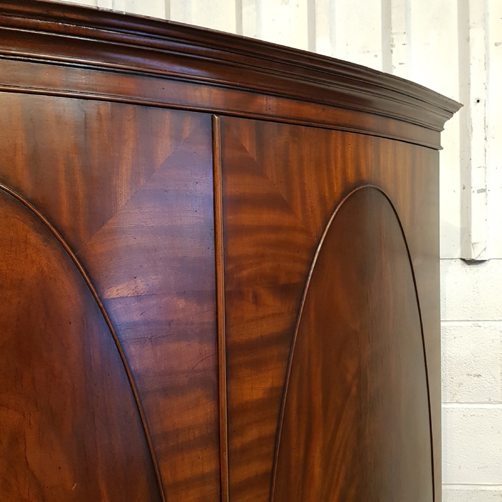 ANTIQUE EDWARDIAN BOW FRONT MAHOGANY DOUBKE WARDROBE BY WARING & GILLOWS C1900 View V
