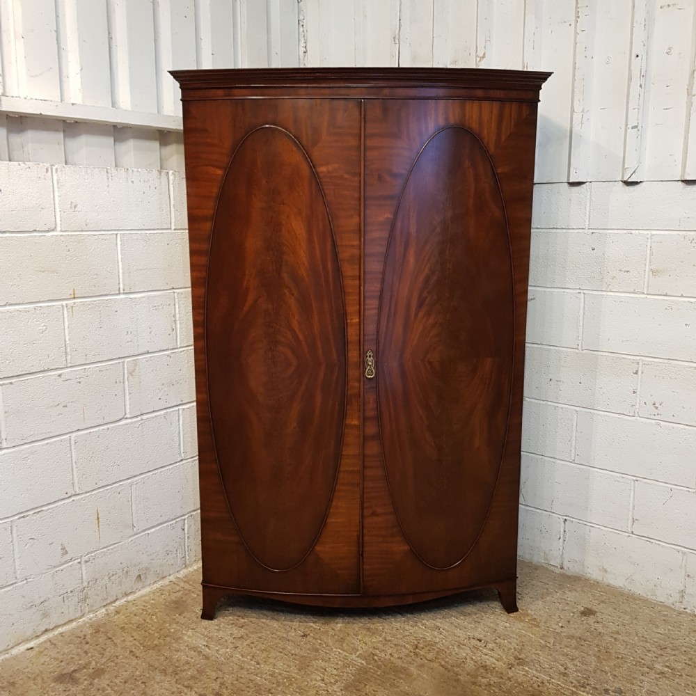 ANTIQUE EDWARDIAN BOW FRONT MAHOGANY DOUBKE WARDROBE BY WARING & GILLOWS C1900 View VI