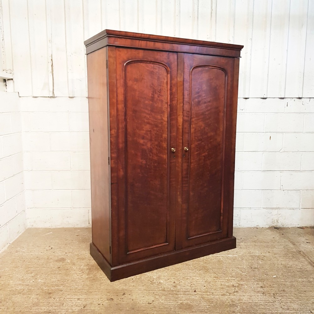 ANTIQUE VICTORIAN MAHOGANY DOUBKE WARDROBE C1880 View III