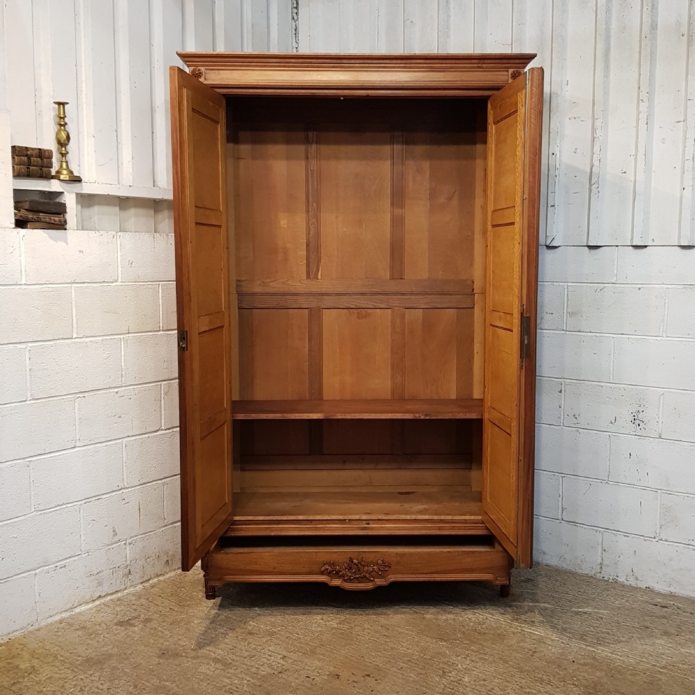 ANTIQUE 19TH CENTURY FRENCH WALNUT ARMOIRE C1880 View III