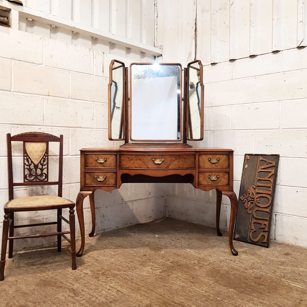 ANTIQUE BURR WALNUT QUEEN ANNE DRESSING TABLE C1920