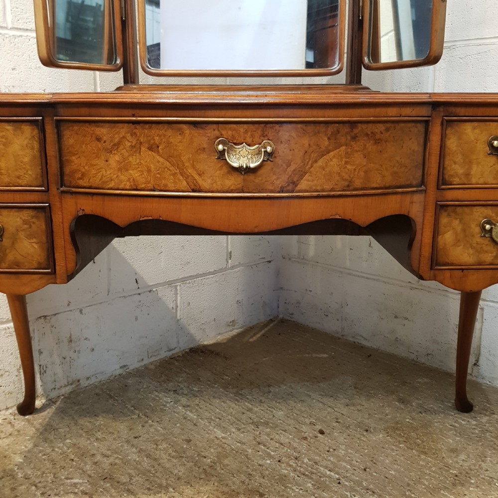ANTIQUE BURR WALNUT QUEEN ANNE DRESSING TABLE C1920 View VII