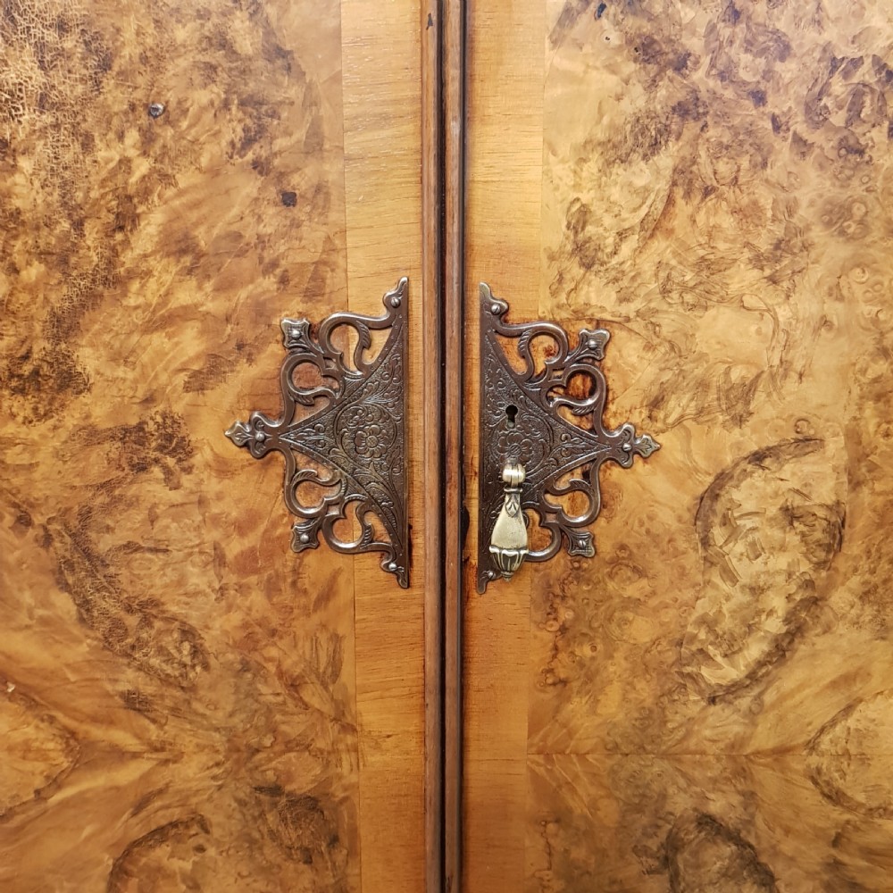 ANTIQUE BURR WALNUT QUEEN ANNE DOUBKE WARDROBE C1920 View IV