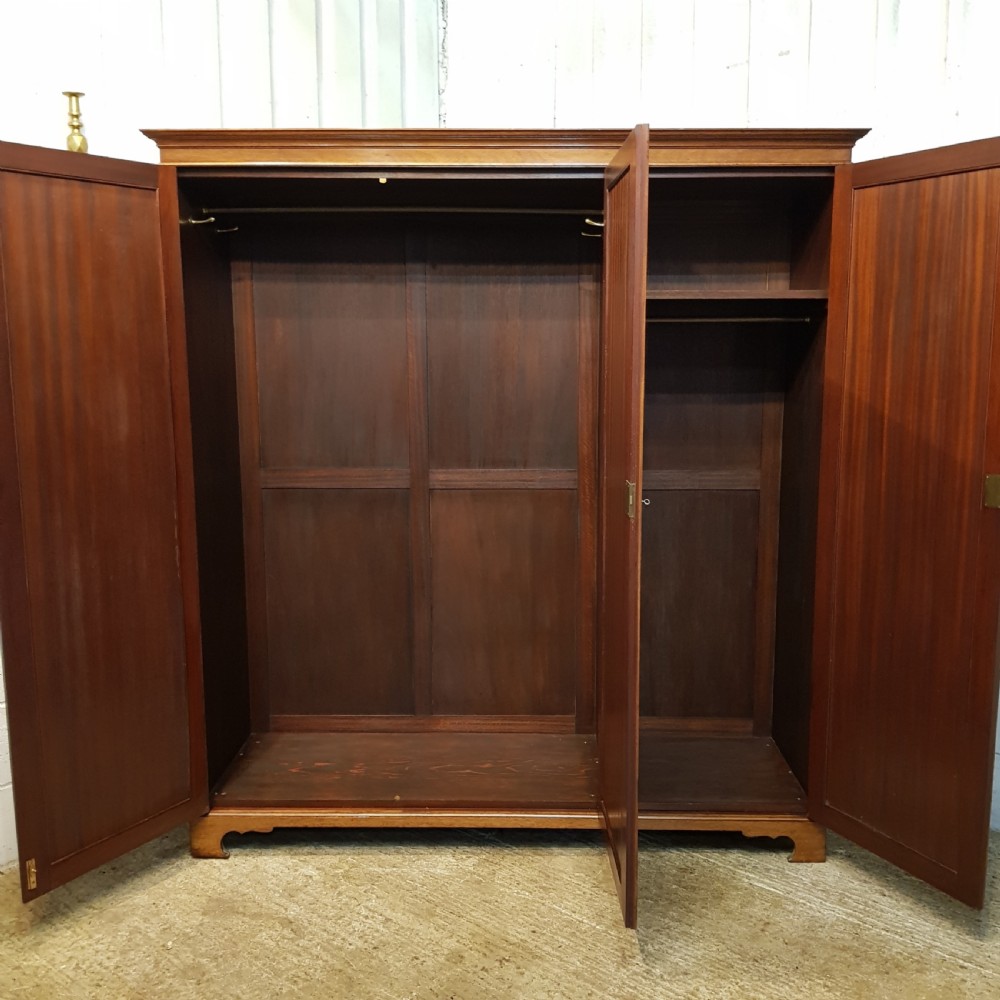 ANTIQUE EDWARDIAN MAHOGANY TRIPLE WARDROBE C1900 View IV