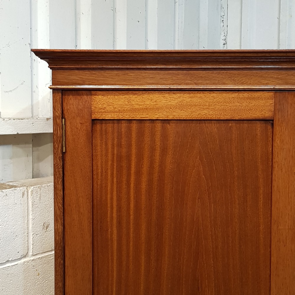ANTIQUE EDWARDIAN MAHOGANY TRIPLE WARDROBE C1900 View V