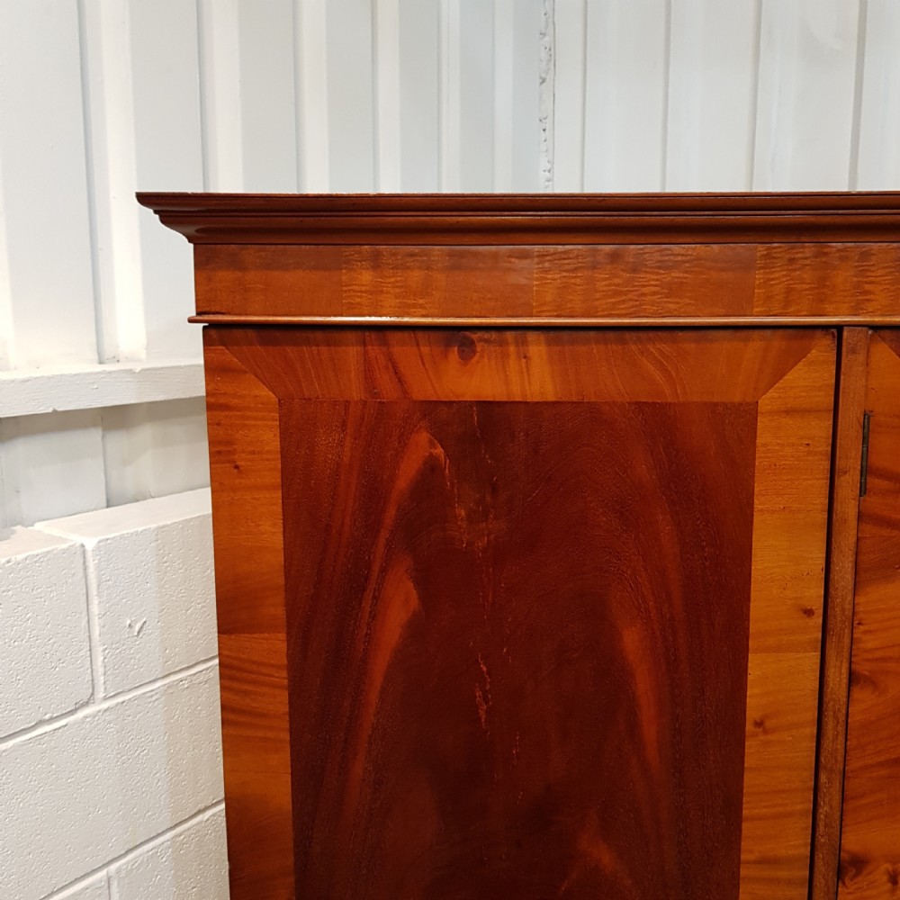 ANTIQUE EDWARDIAN FLAMED MAHOGANY TRIPLE WARDROBE C1900 View IV