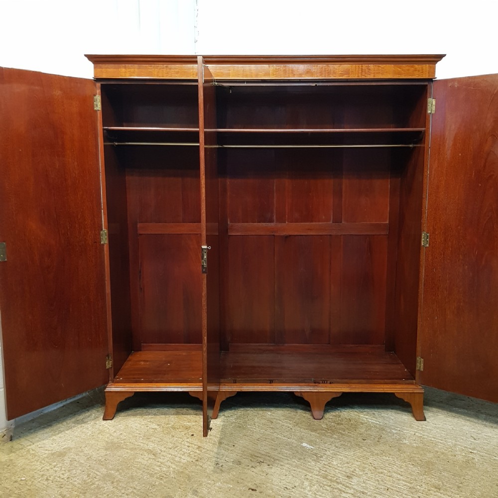 ANTIQUE EDWARDIAN FLAMED MAHOGANY TRIPLE WARDROBE C1900 View VII