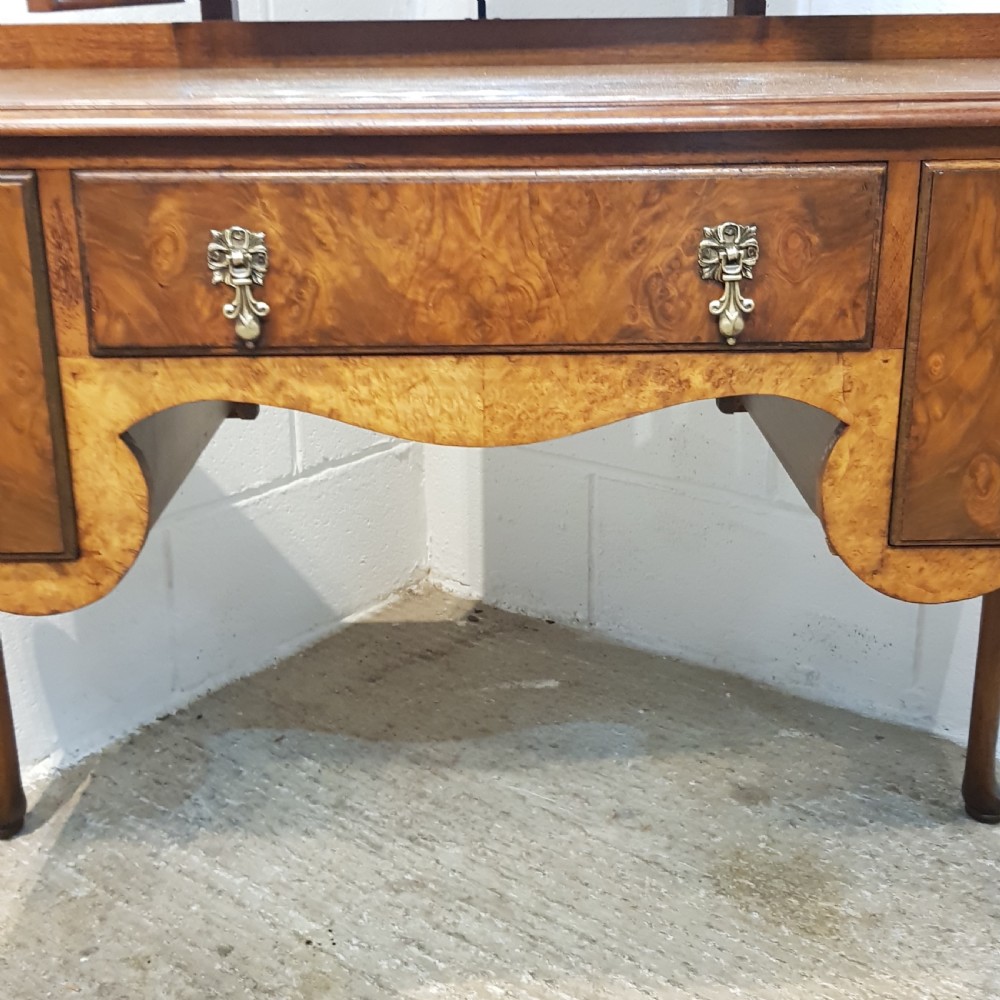 ANTIQUE BURR WALNUT QUEEN ANNE DRESSING TABLE C1920 View III