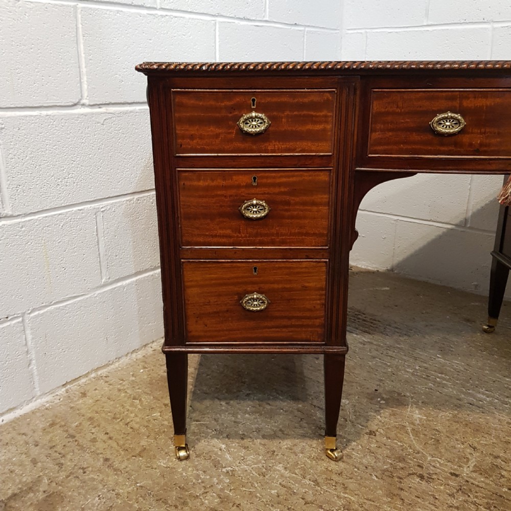 ANTIQUE EDWARDIAN MAHOGANY LEATHER TOP PEDESTAL DESK C1900 View IV