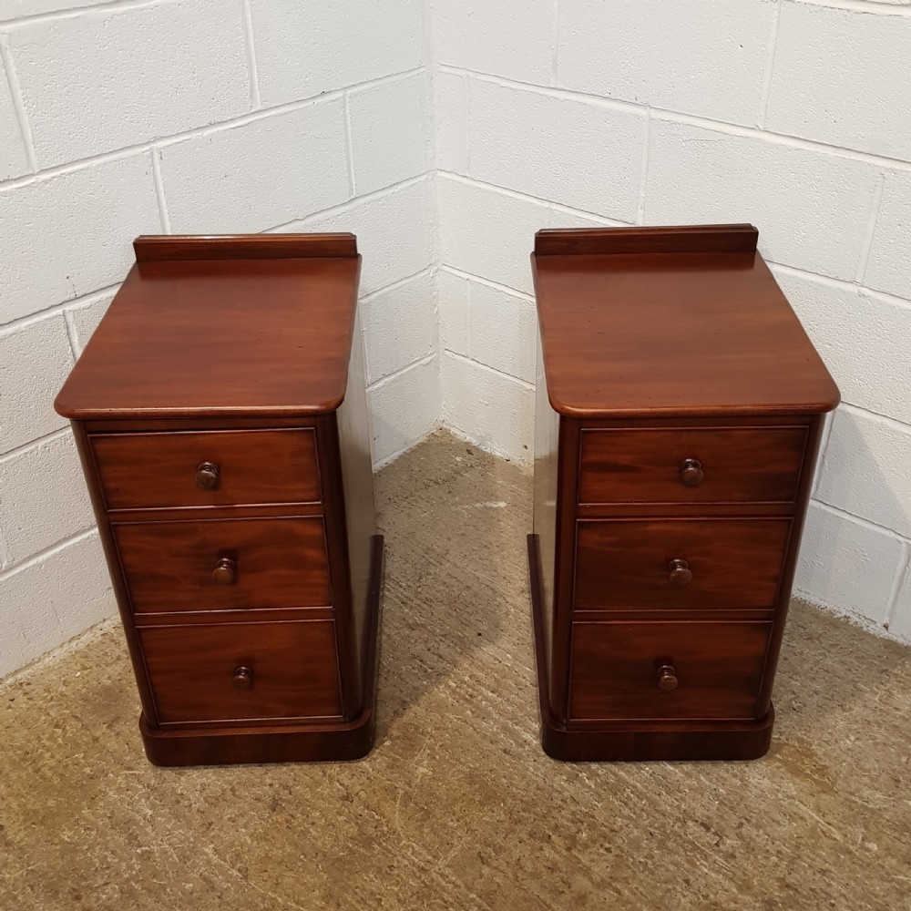 SUPERB PAIR ANTIQUE VICTORIAN MAHOGANY BEDSIDE CHEST OF DRAWERS C1880 View V