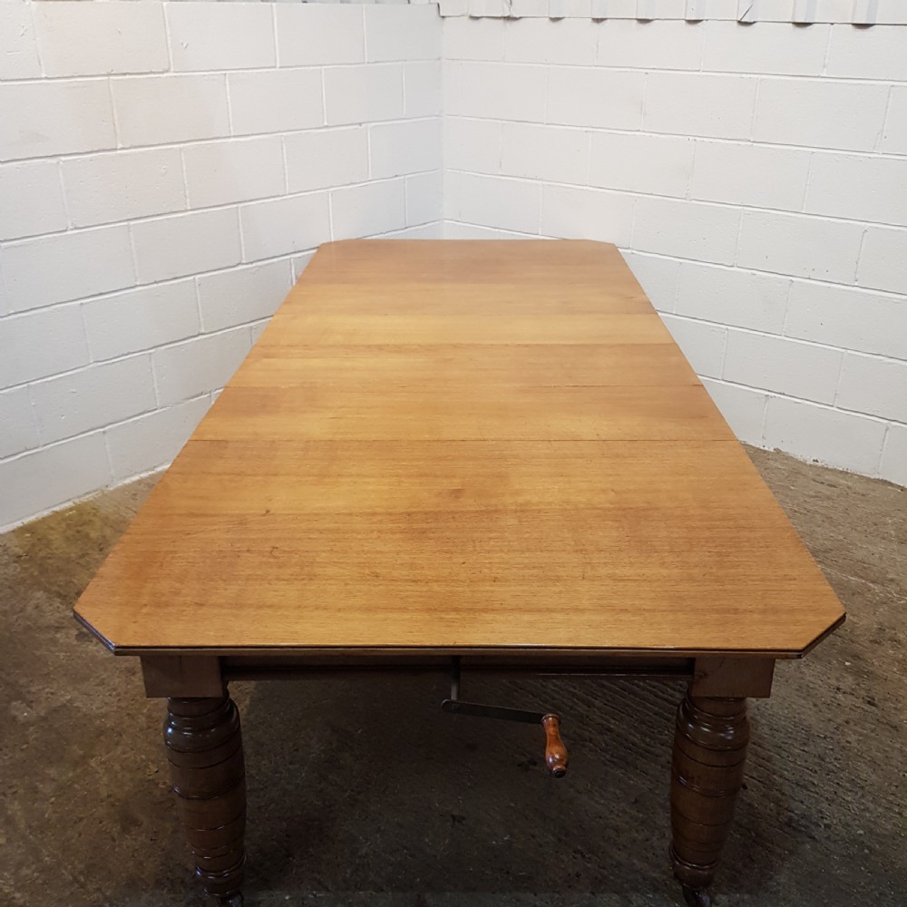 ANTIQUE VICTORIAN LIGHT OAK EXTENDING DINING TABLE SEATS 12 - 14 c1880 View II