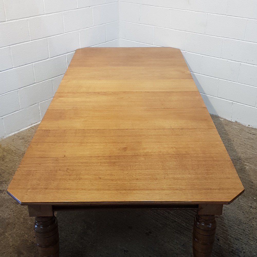 ANTIQUE VICTORIAN LIGHT OAK EXTENDING DINING TABLE SEATS 12 - 14 c1880 View VI