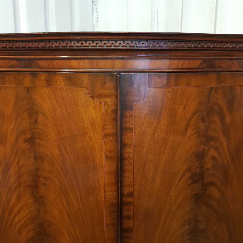 ANTIQUE MAHOGANY SERPENTINE FRONT MAHOGANY DOUBLE WARDROBE C1910 View IV
