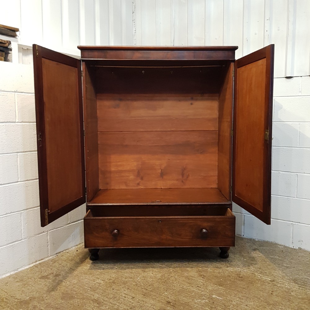 ANTIQUE EARLY VICTORIAN MAHOGANY DWARF DOUBLE WARDROBE C1840 View VI