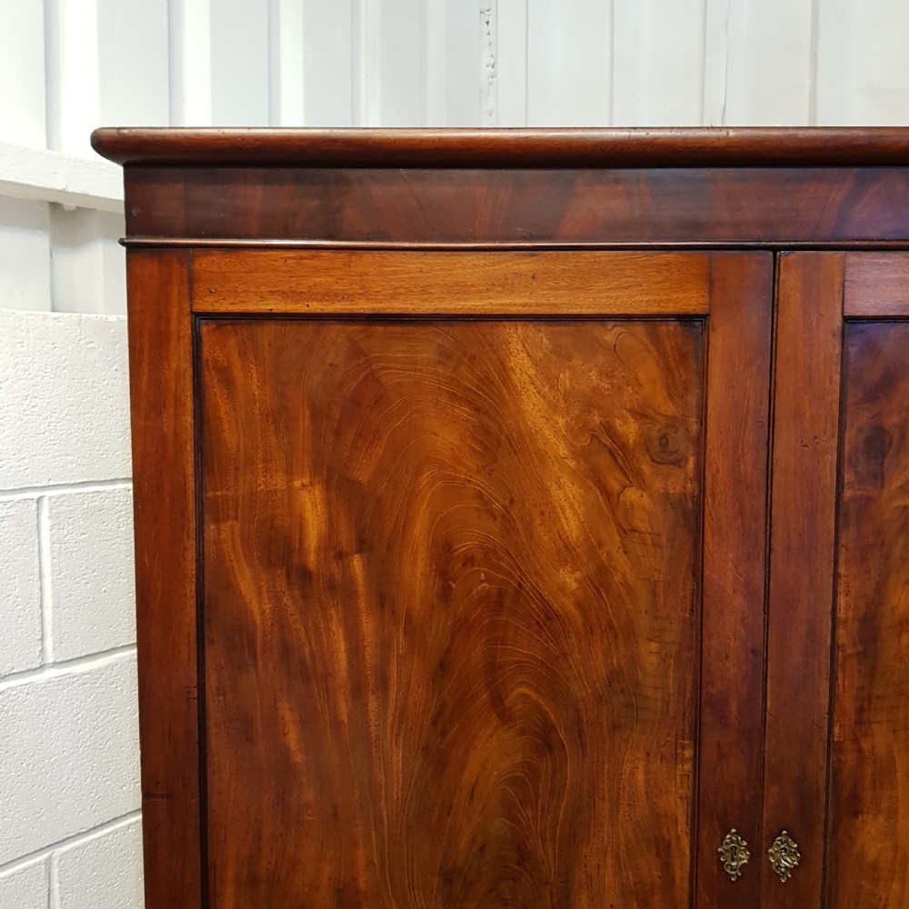 ANTIQUE EARLY VICTORIAN MAHOGANY DWARF DOUBLE WARDROBE C1840 View VII