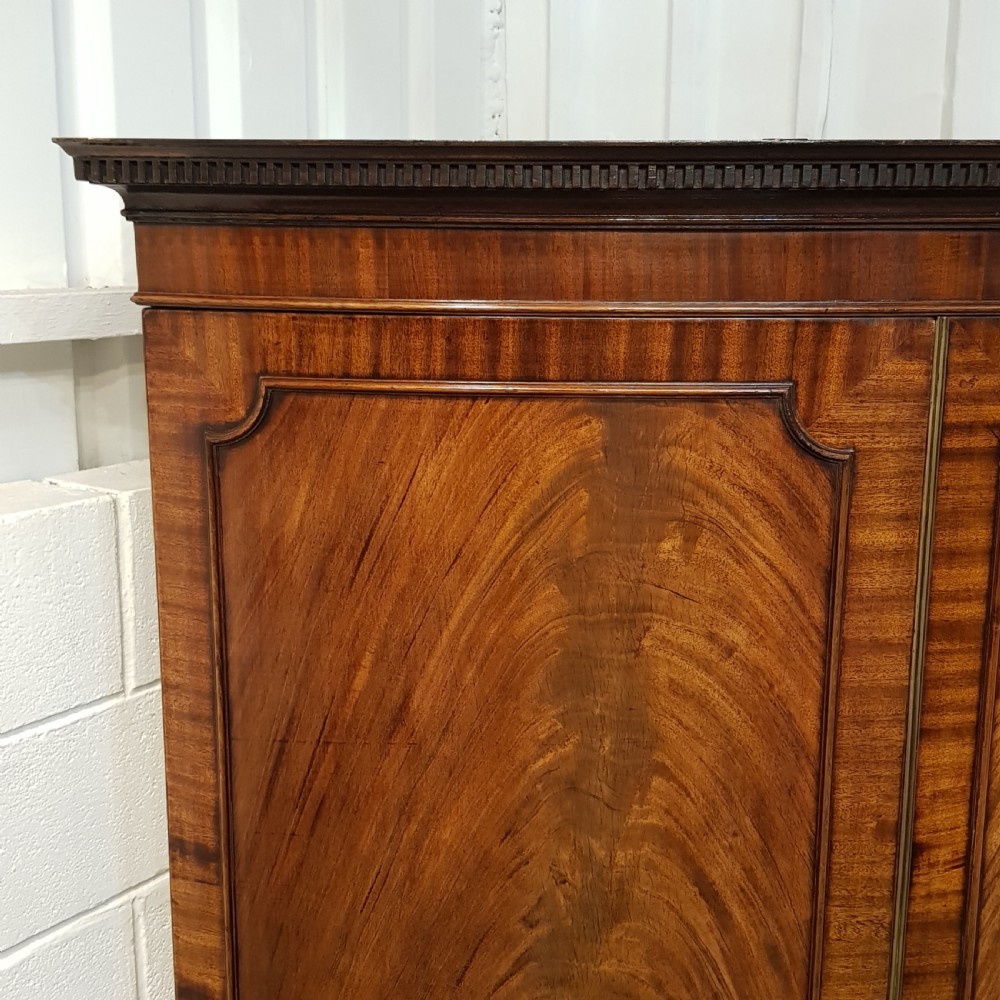 ANTIQUE EDWARDIAN FLAMED MAHOGANY Y BOW FRONT DOUBLE WARDROBE C1900 View IV