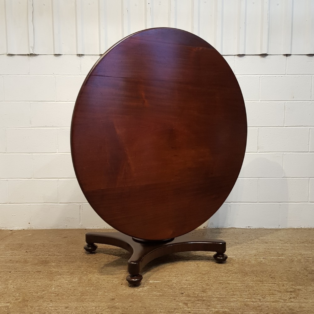 ANTIQUE VICTORIAN. MAHOGANY CIRCULAR TILT TOP BREAKFAST DINING TABLE C1880  View VII