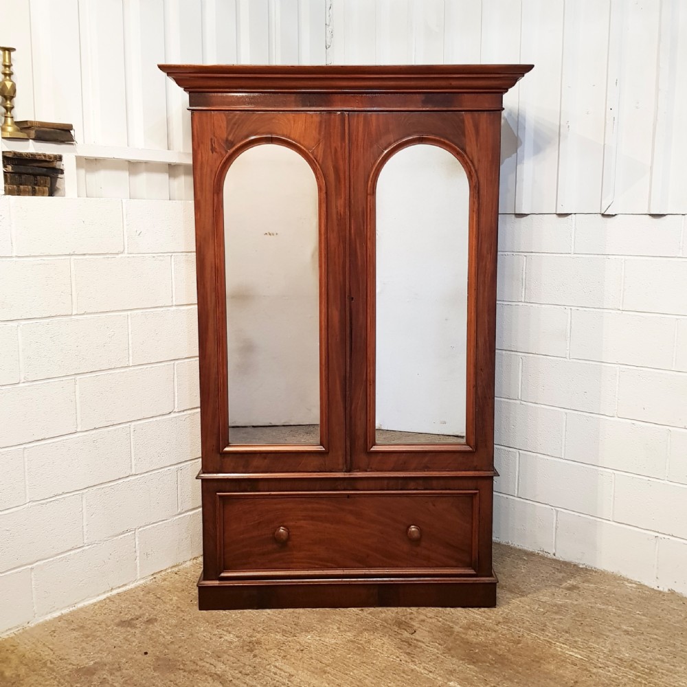 ANTIQUE VICTORIAN MAHOGANY DOUBKE WARDROBE C1880 View II