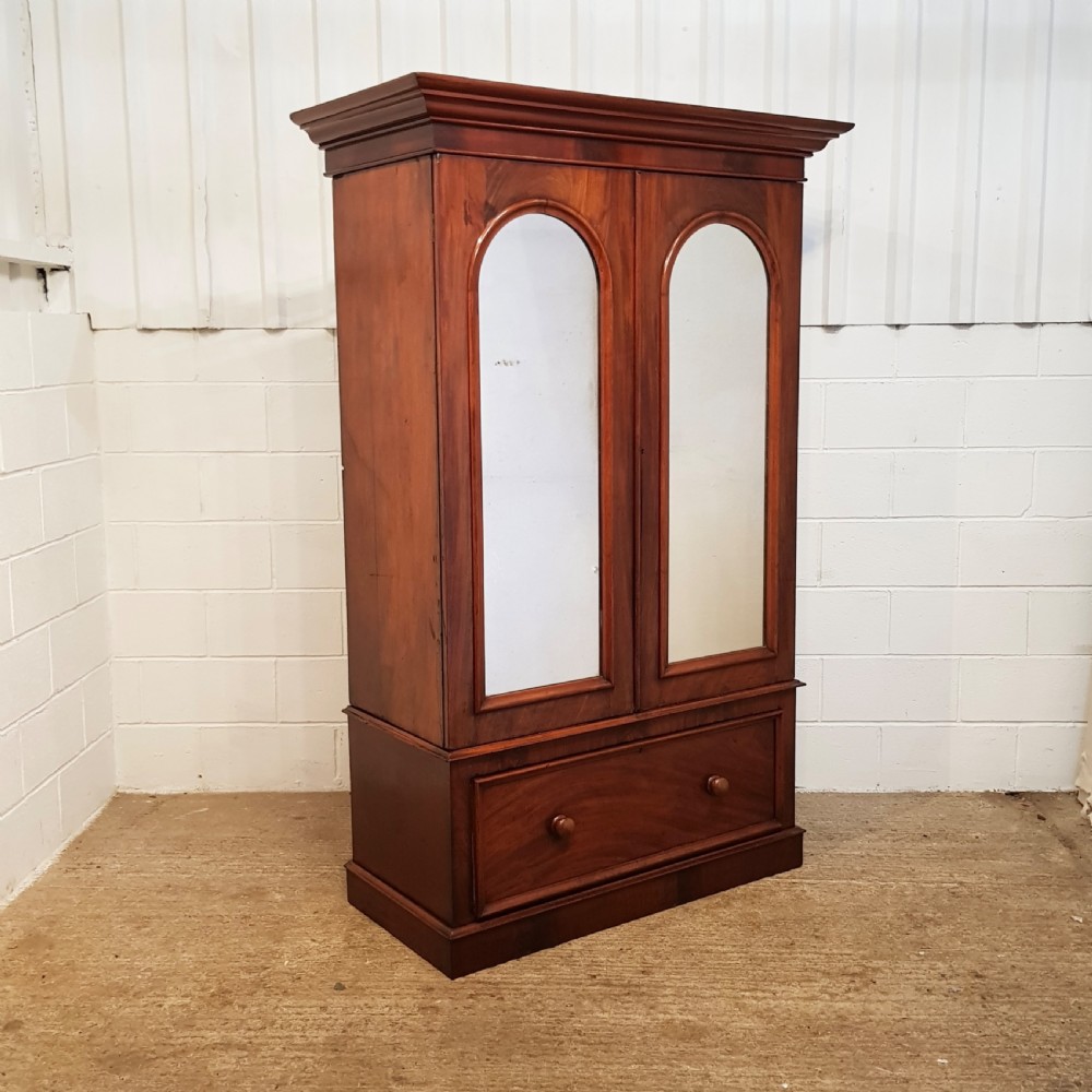 ANTIQUE VICTORIAN MAHOGANY DOUBKE WARDROBE C1880 View V
