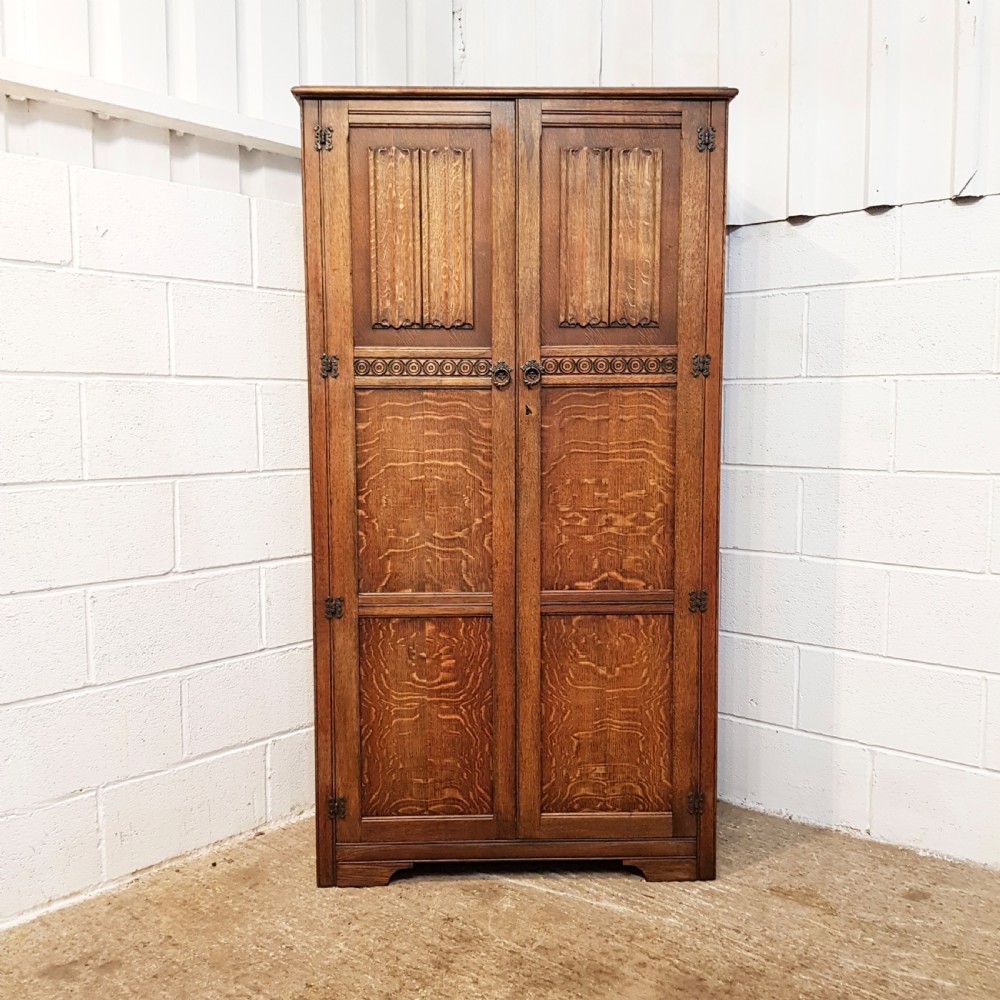 ANTIQUE SMALL LINEN FOLD OAK DOUBLE WARDROBE C1920 View III