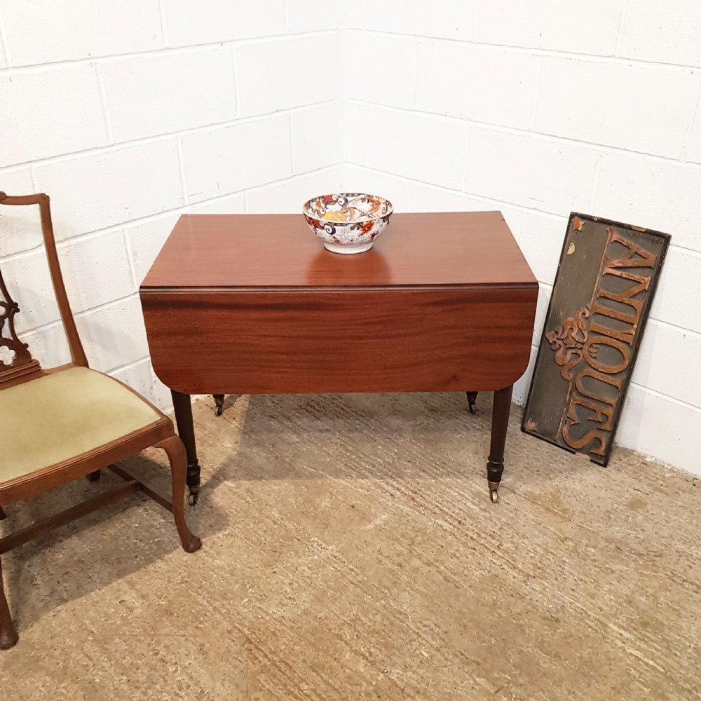 ANTIQUE REGENCY MAHOGANY PEMBROKE TABLE C1820