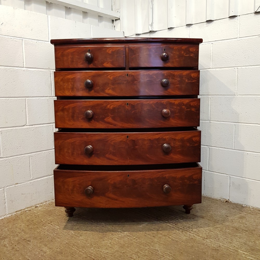 ANTIQUE VICTORIAN MAHOGANY BOW FRONT CHEST OF DRAWERS C1860 View II