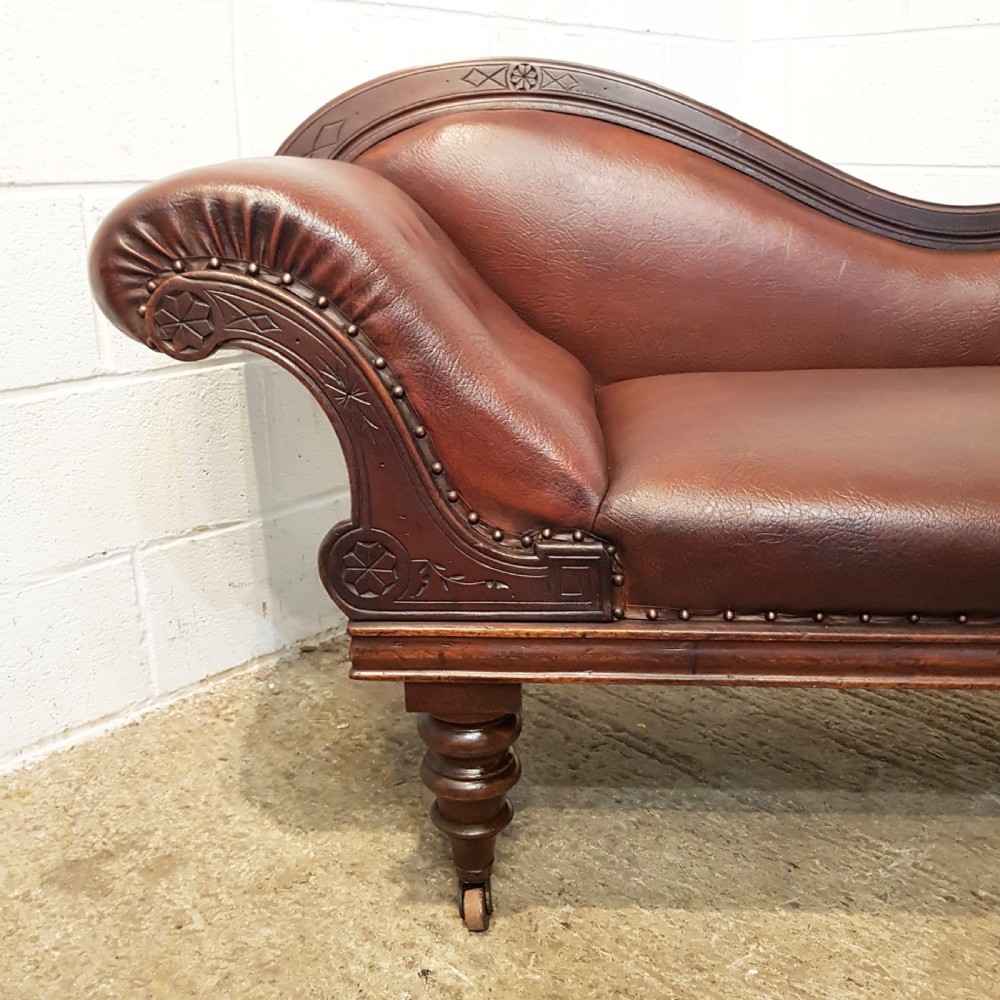 ANTIQUE VICTORIAN CARVED WALNUT LEATHER CHAISE LONGUE C1880 View III