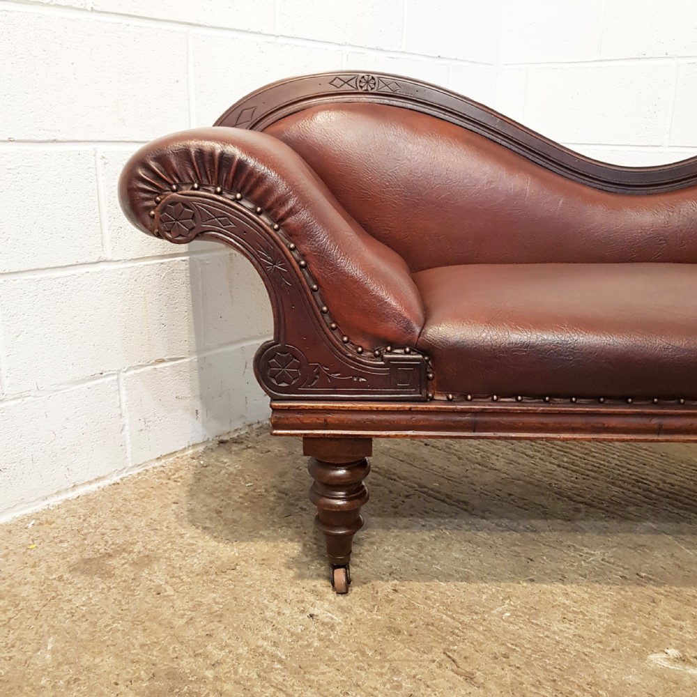 ANTIQUE VICTORIAN CARVED WALNUT LEATHER CHAISE LONGUE C1880 View V