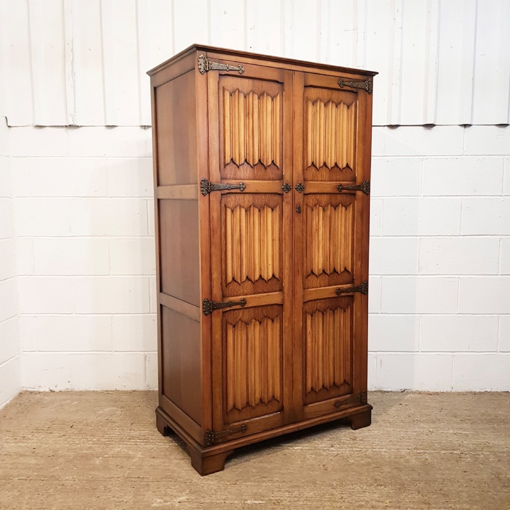 ANTIQUE OAK LINEN FOLD FITTED WARDROBE C1920 View III