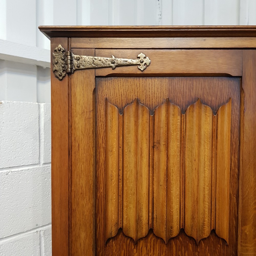 ANTIQUE OAK LINEN FOLD FITTED WARDROBE C1920 View IV