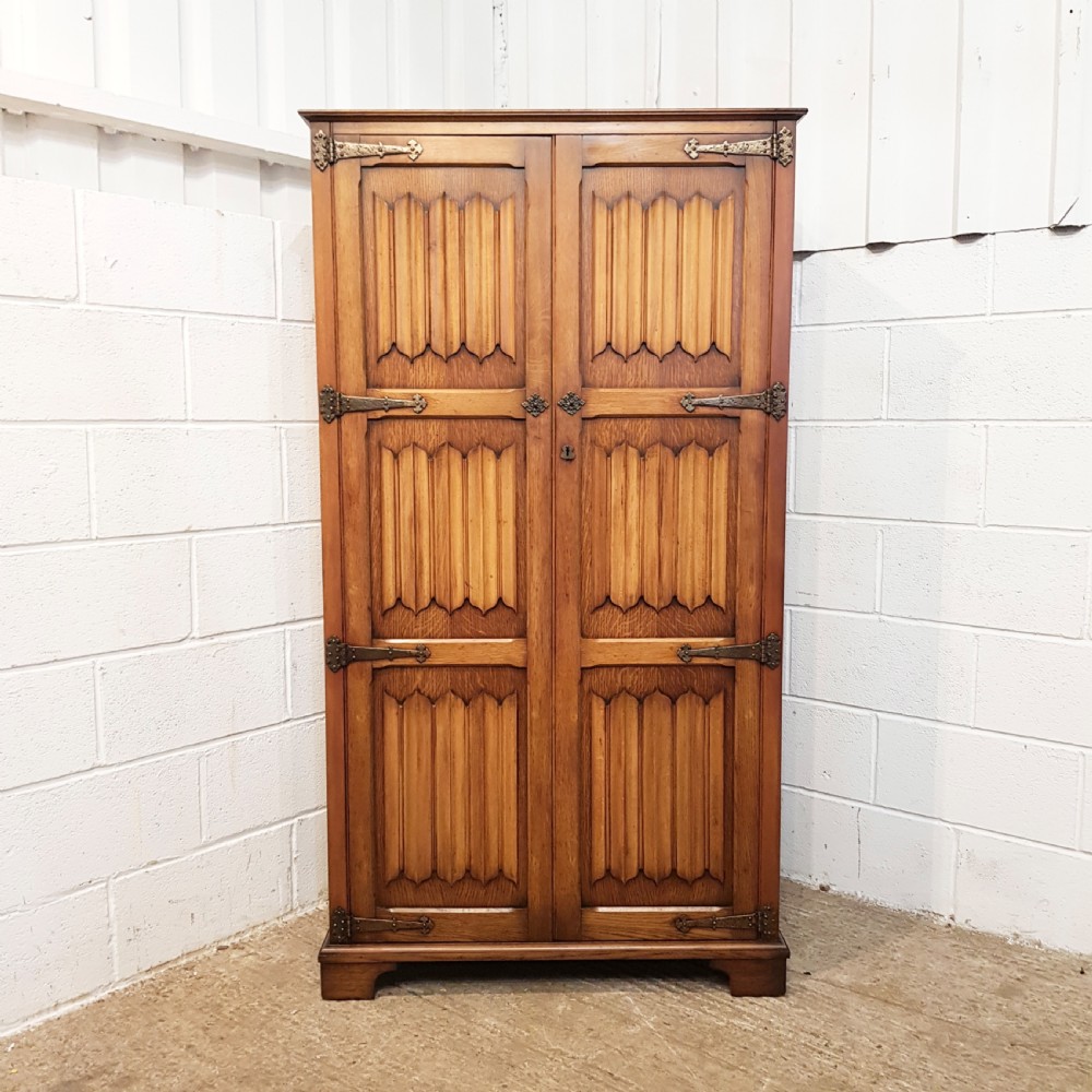 ANTIQUE OAK LINEN FOLD FITTED WARDROBE C1920 View VII