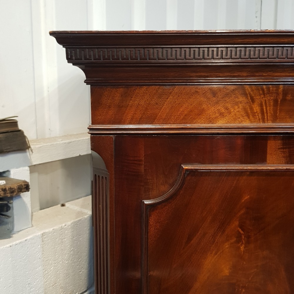 ANTIQUE EDWARDIAN MAHOGANY TRIPLE WARDROBE BY WARING & GILLOWS  C1900 View IV