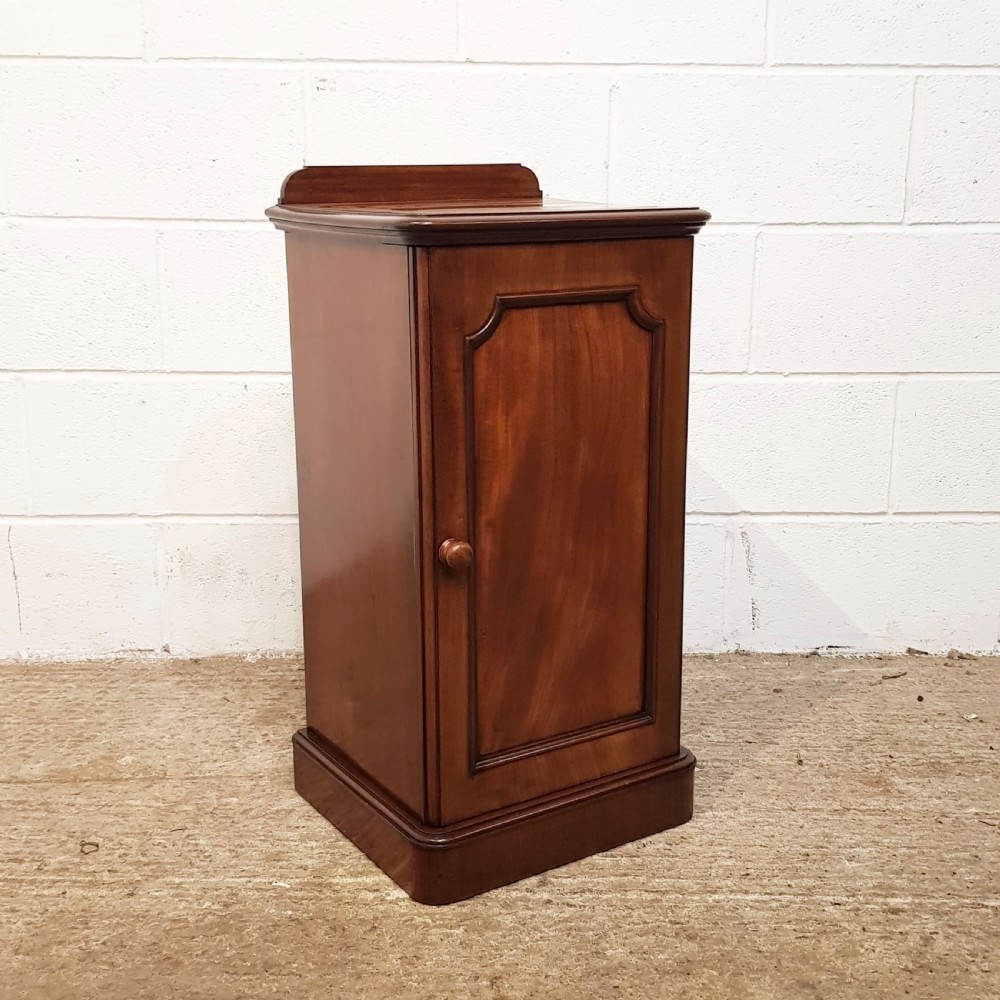 ANTIQUE VICTORIAN MAHOGANY BEDSIDE. ABINET C1880 View VI