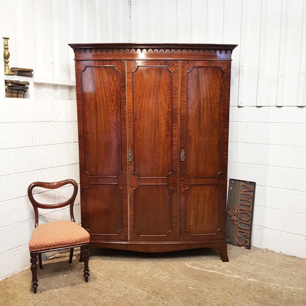 ANTIQUE EDWARDIAN MAHOGANY BOW FRONT TRIPLE WARDROBE C1900 