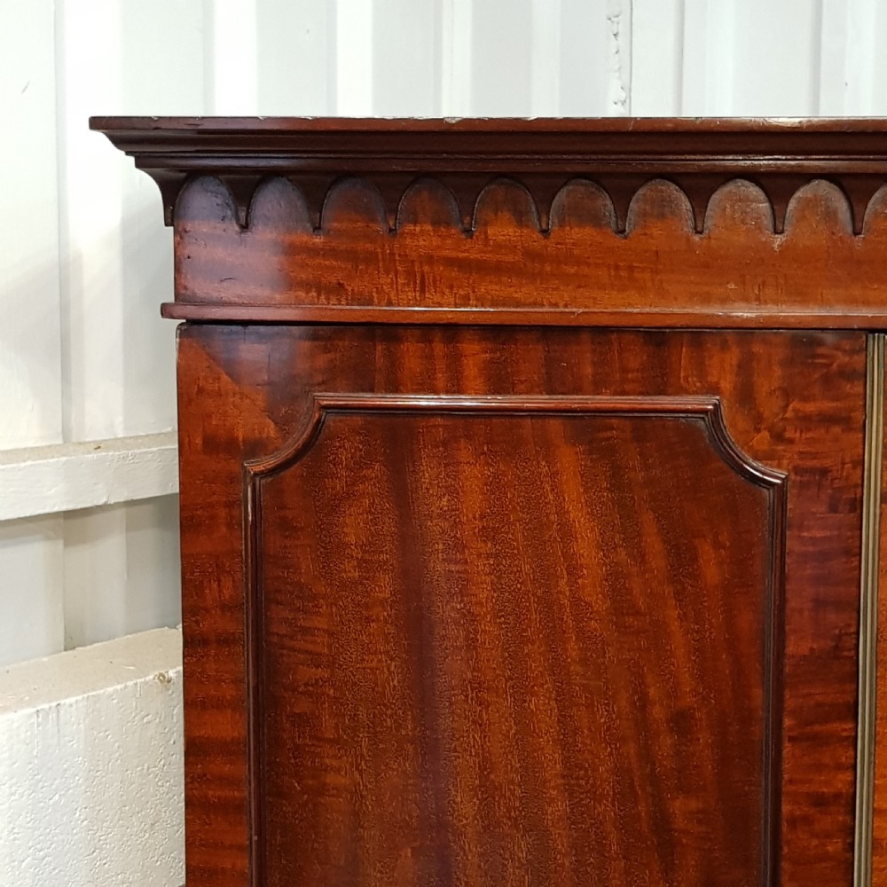 ANTIQUE EDWARDIAN MAHOGANY BOW FRONT TRIPLE WARDROBE C1900  View II