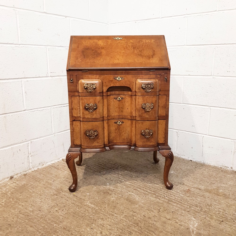 ANTIQUE BURR WALNUT SERPENTINE FRONT BUREAU C1920 