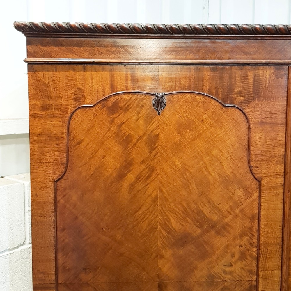 ANTIQUE MAHOGANY TRIPLE WARDROBE C1920 View IV