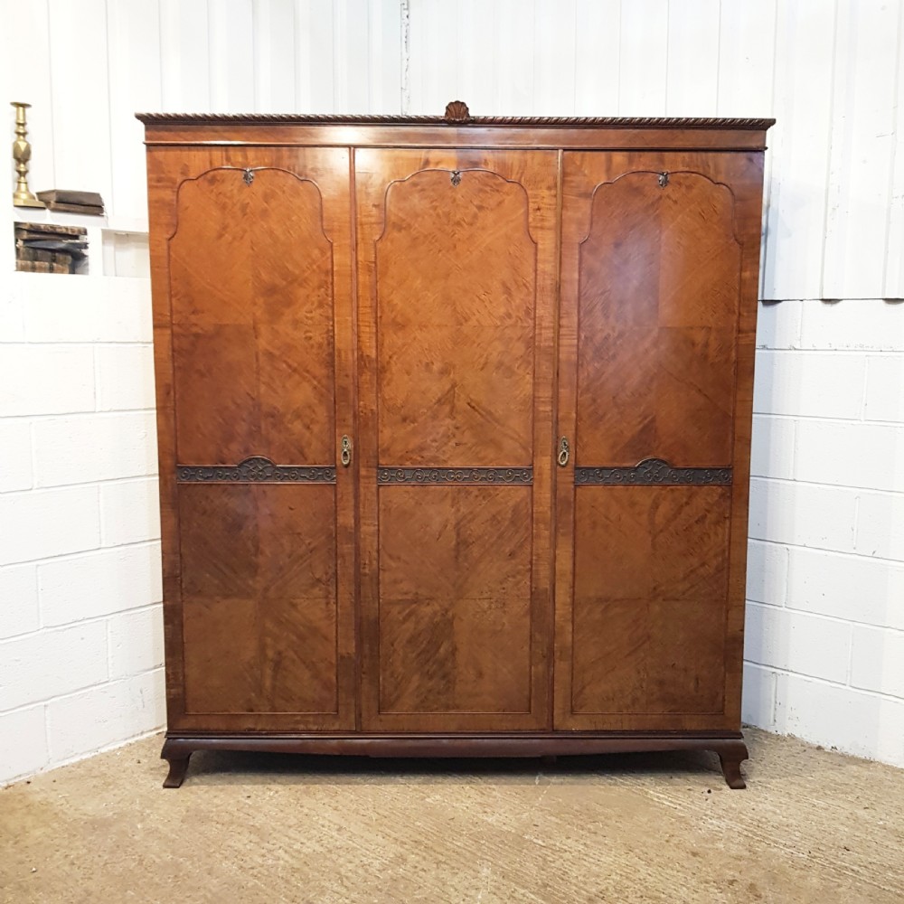 ANTIQUE MAHOGANY TRIPLE WARDROBE C1920 View IX