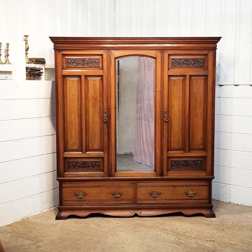 ANTIQUE ART NOUVEAU WALNUT TRIPLE WARDROBE C1890 View V