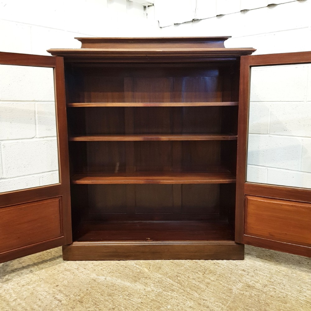 ANTIQUE LATE VICTORIAN MAHOGANY GLAZED BOOKCASE C1890 View V