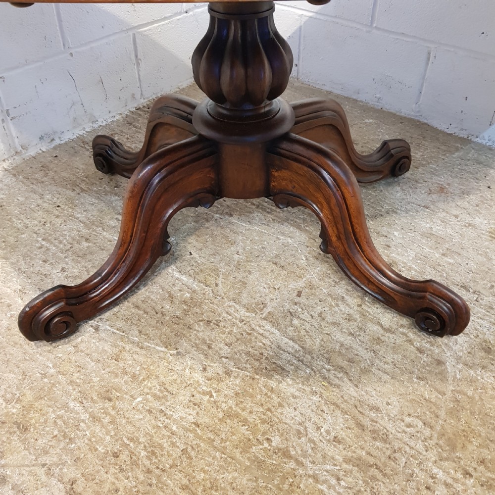 ANTIQUE VICTORIAN BURR WALNUT OVAL BREAKFAST TABLE  C1880 View II