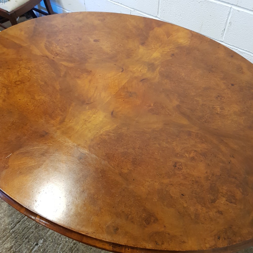 ANTIQUE VICTORIAN BURR WALNUT OVAL BREAKFAST TABLE  C1880 View V