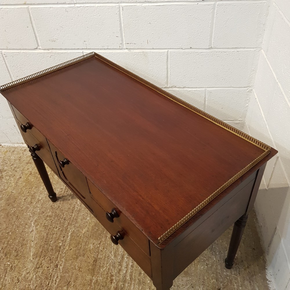 ANTIQUE 18TH CENTURY MAHOGANY SIDE TABLE C1780 View II