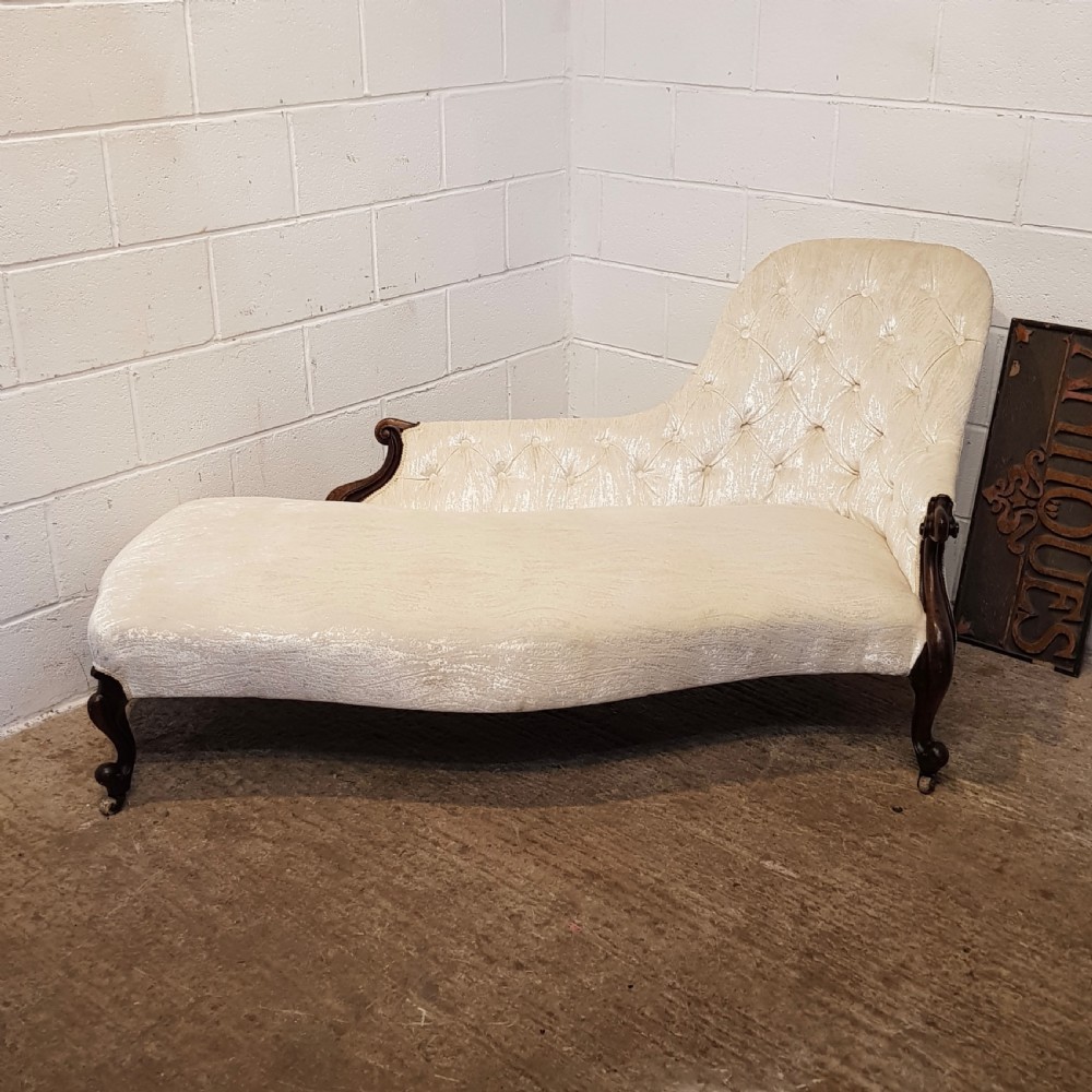 ANTIQUE VICTORIAN MAHOGANY FRAMED CHAISE LONGUE C1880