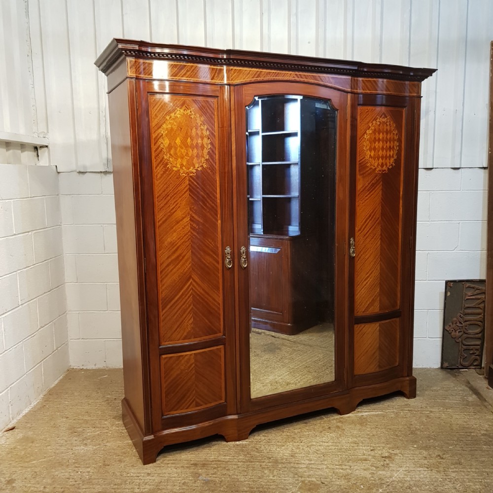 ANTIQUE LATE. VICTORIAN INLAID MAHOGANY BOW FRONT TRIPLE WARDROBE C1890 View II
