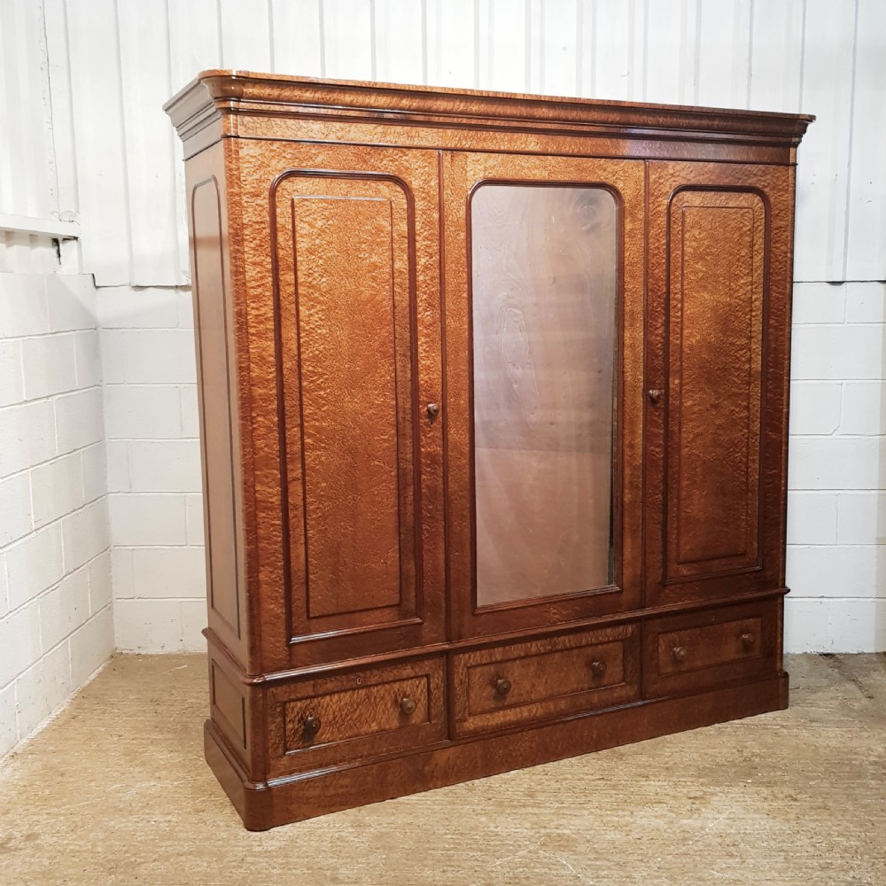 ANTIQUE VICTORIAN MAPLE TRIPLE WARDROBE C1880 View II